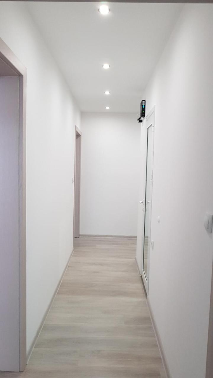 Д И В 2 - D & V 2 Apartment サンダンスキ エクステリア 写真